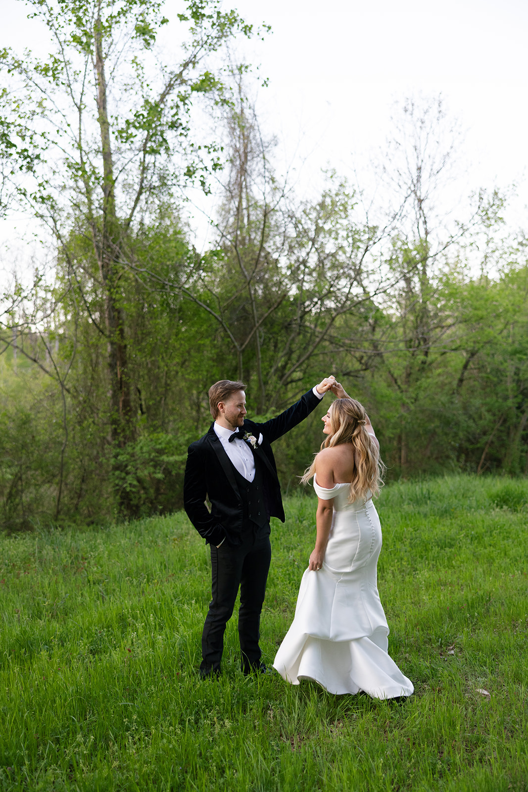 wedding couple dancing captured by  a wedding photographer in South Carolina